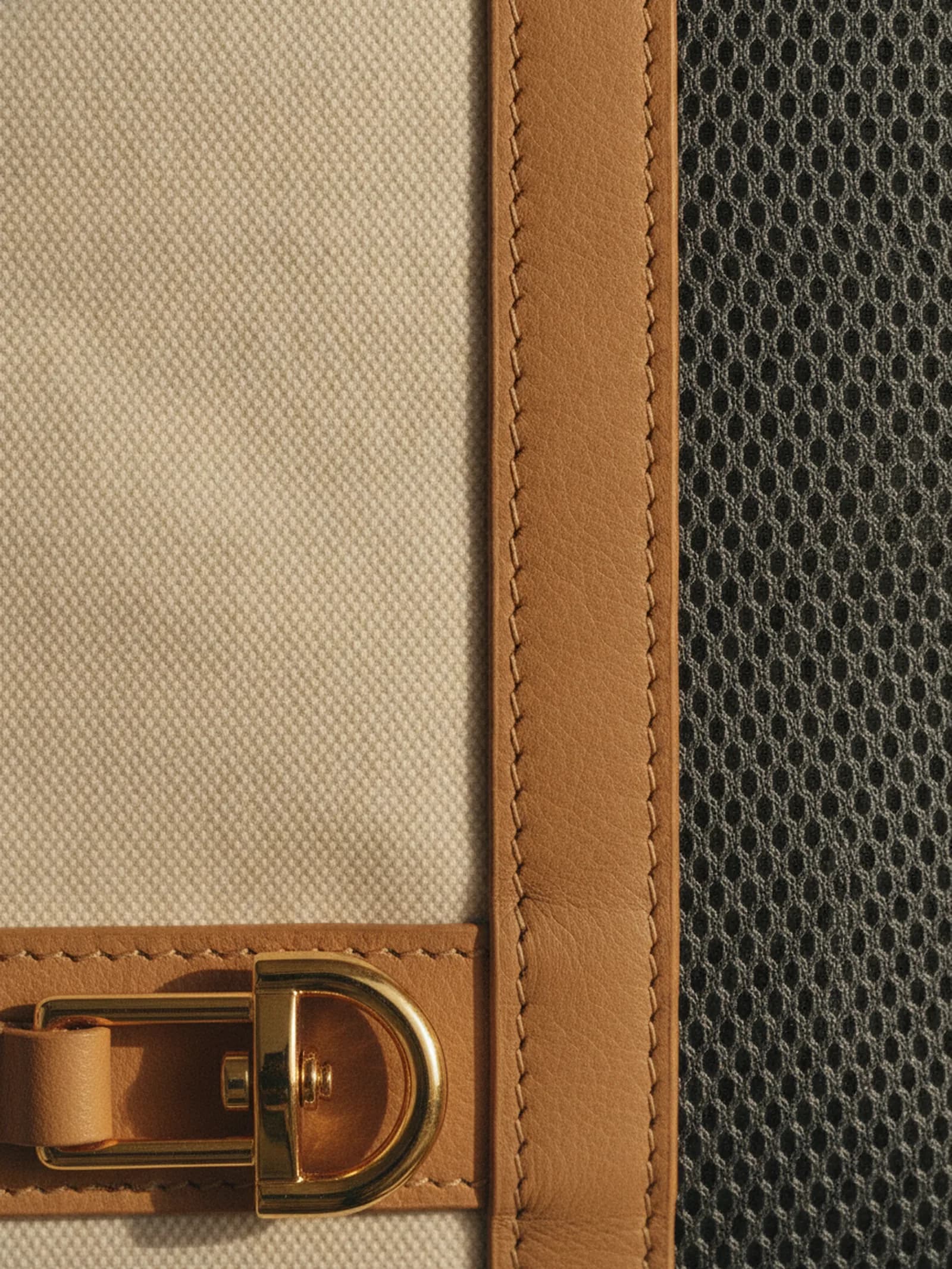 Bravura Travel Carrier, image 3 of 6