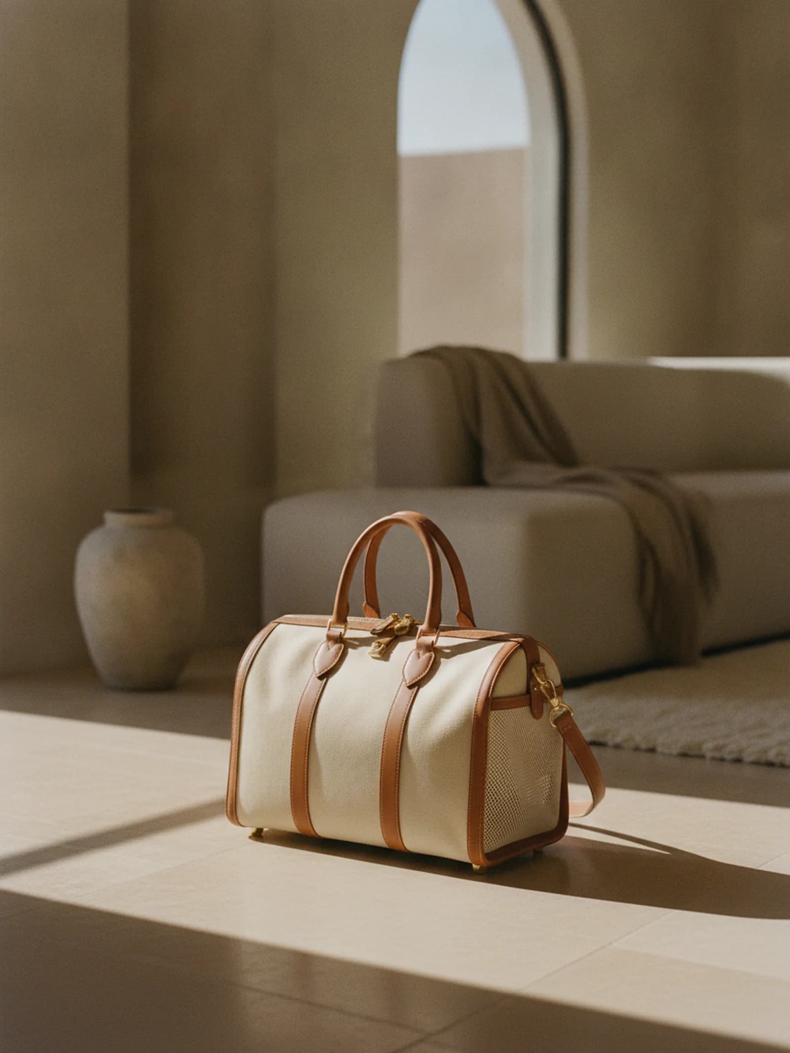 Bravura Travel Carrier, image 5 of 6